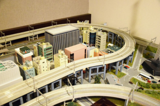Illustration for article titled A Hotel Room Where Train Nerds Can Get Action. Train Action.